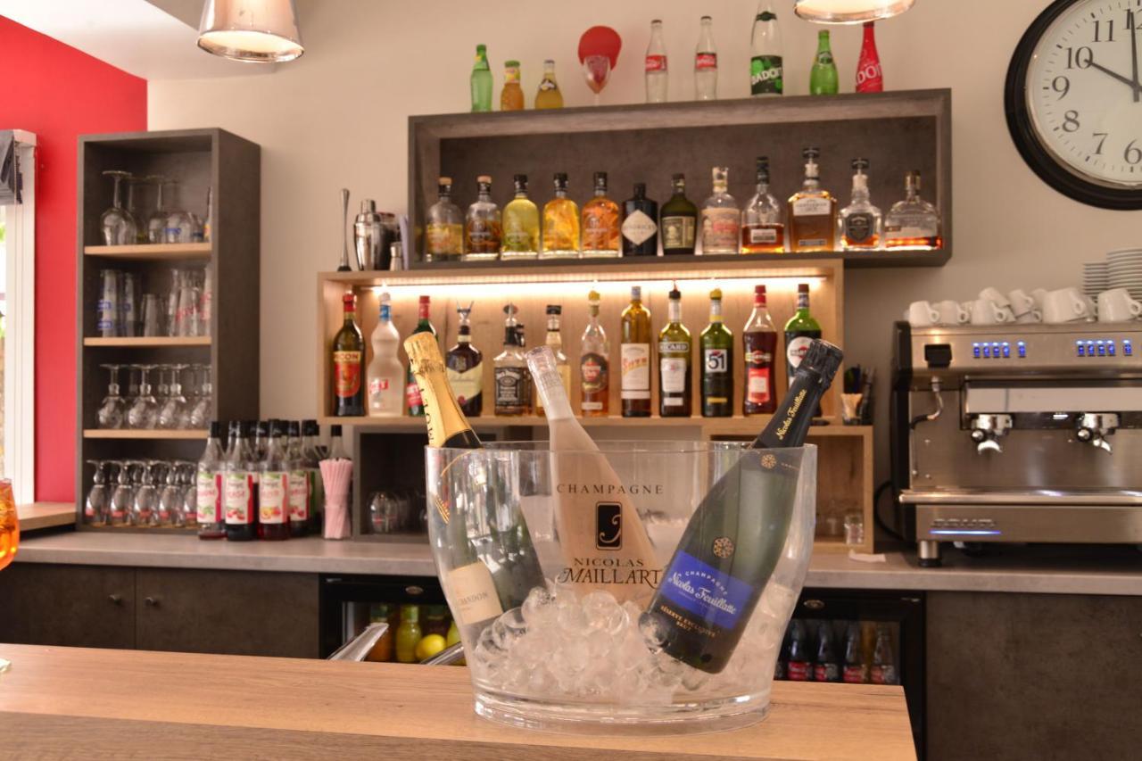 Hotel Logis Cris Et Restaurant, Lyon Sud-est