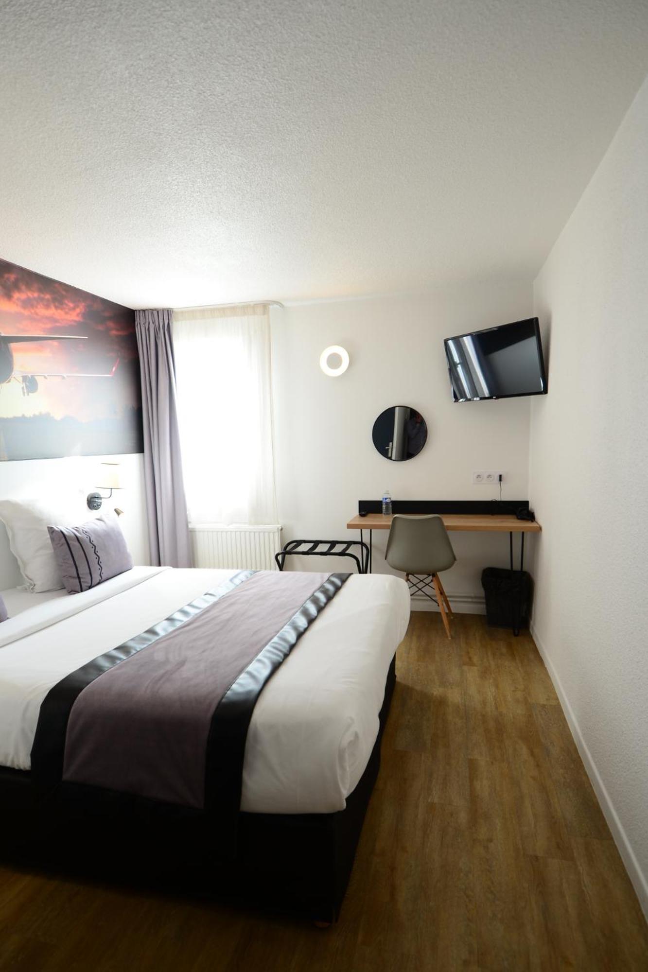 Logis Cris Et Restaurant, Lyon Sud-est 3* Corbas