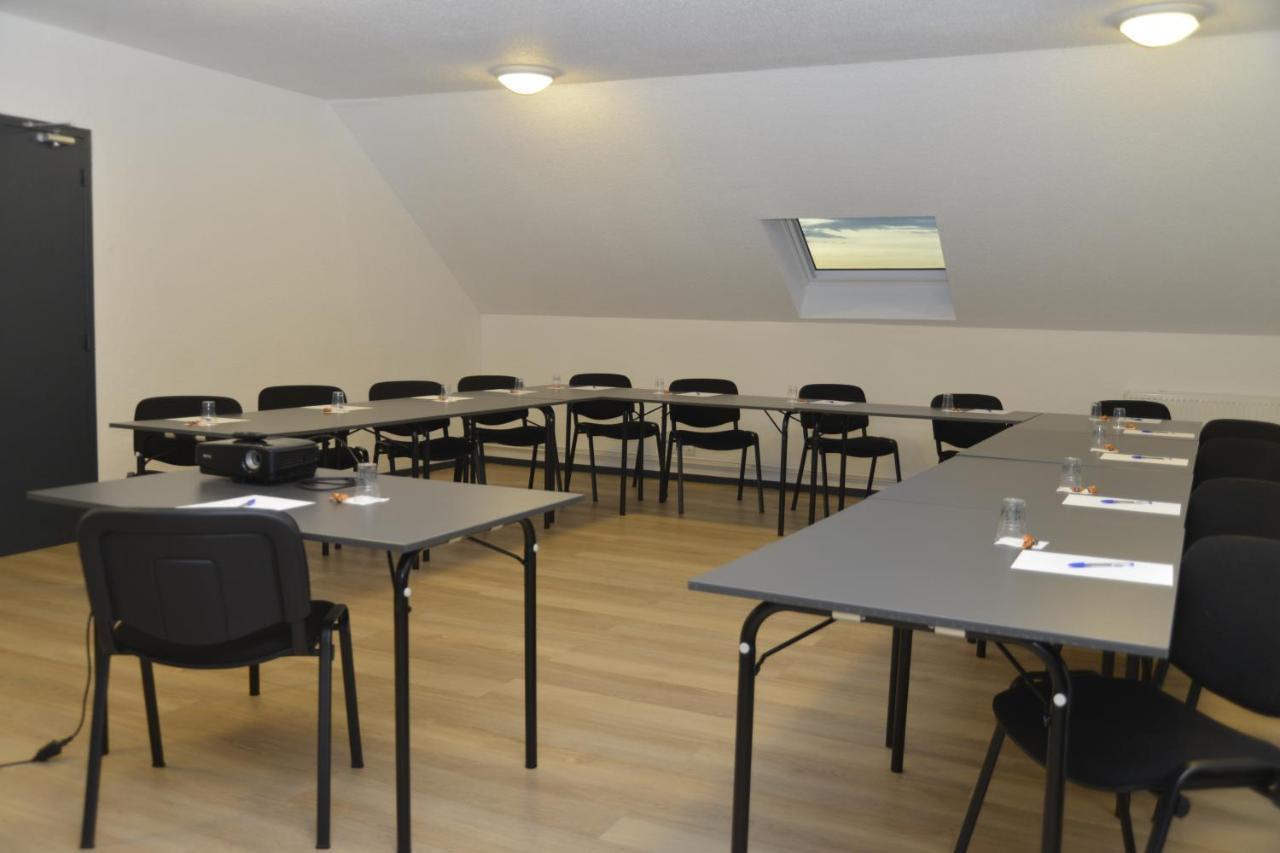 Logis Cris Et Restaurant, Lyon Sud-est Hotel