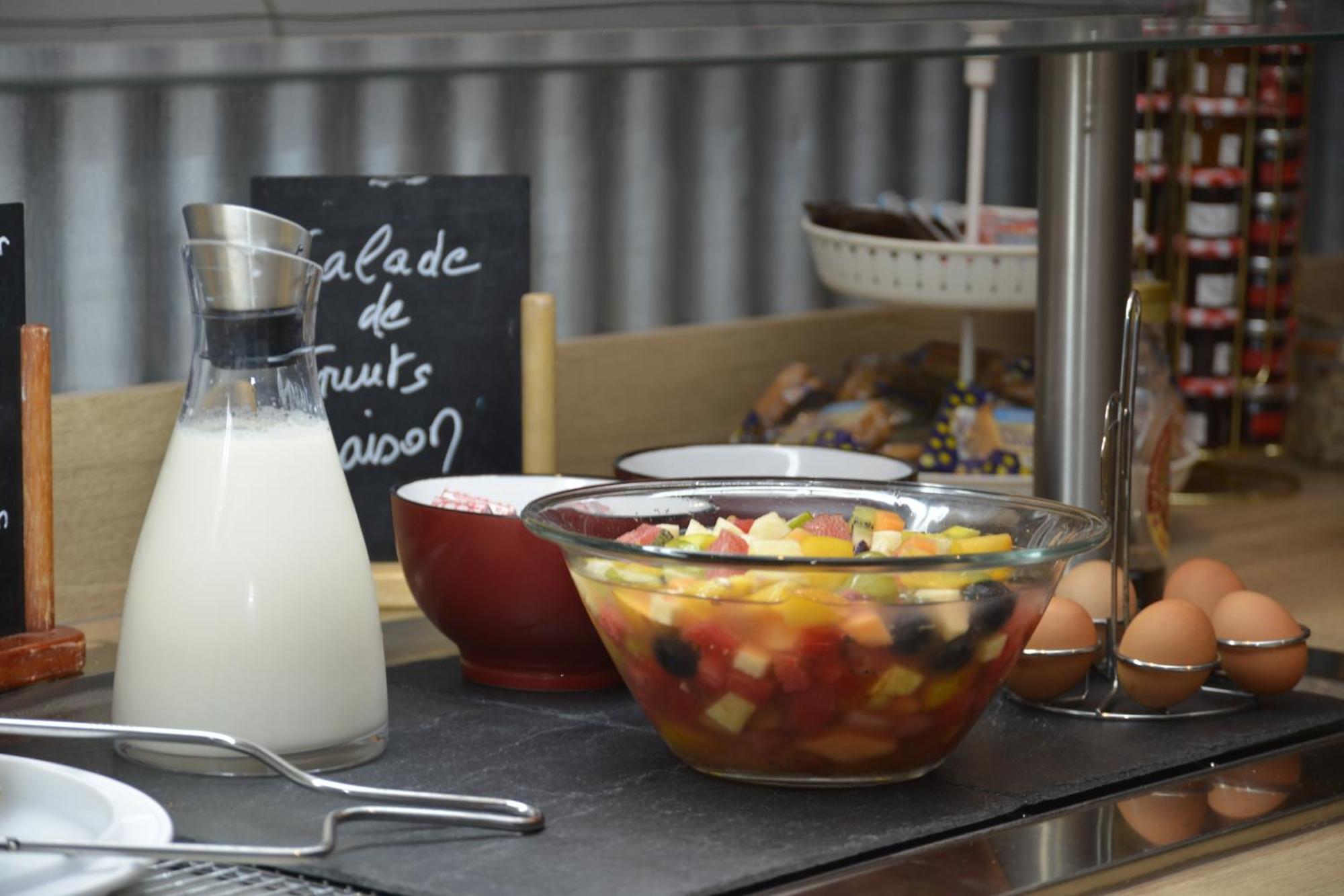 Hotel Logis Cris Et Restaurant, Lyon Sud-est 3*