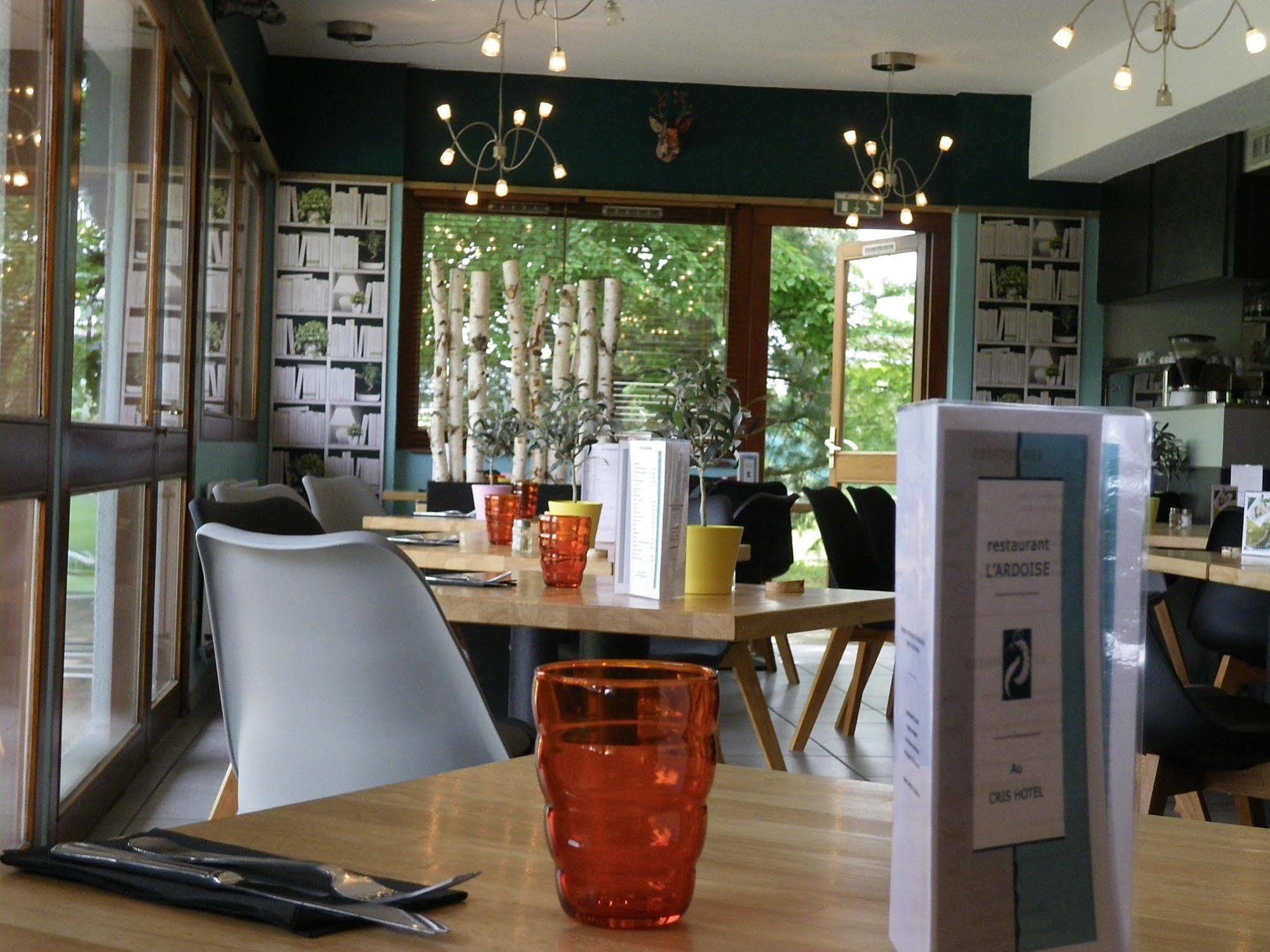 Hotel Logis Cris Et Restaurant, Lyon Sud-est 3*