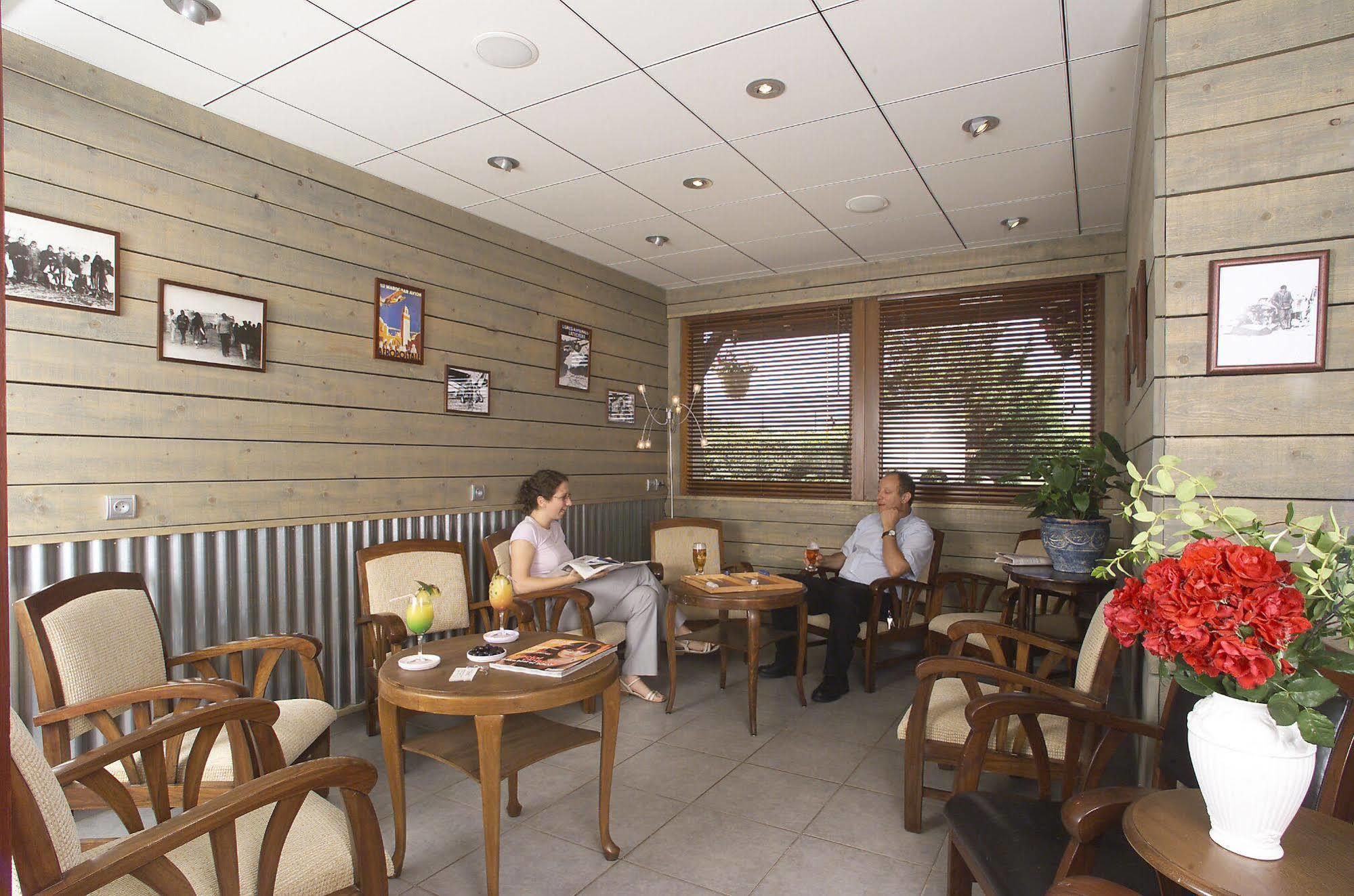 Logis Cris Et Restaurant, Lyon Sud-est Corbas