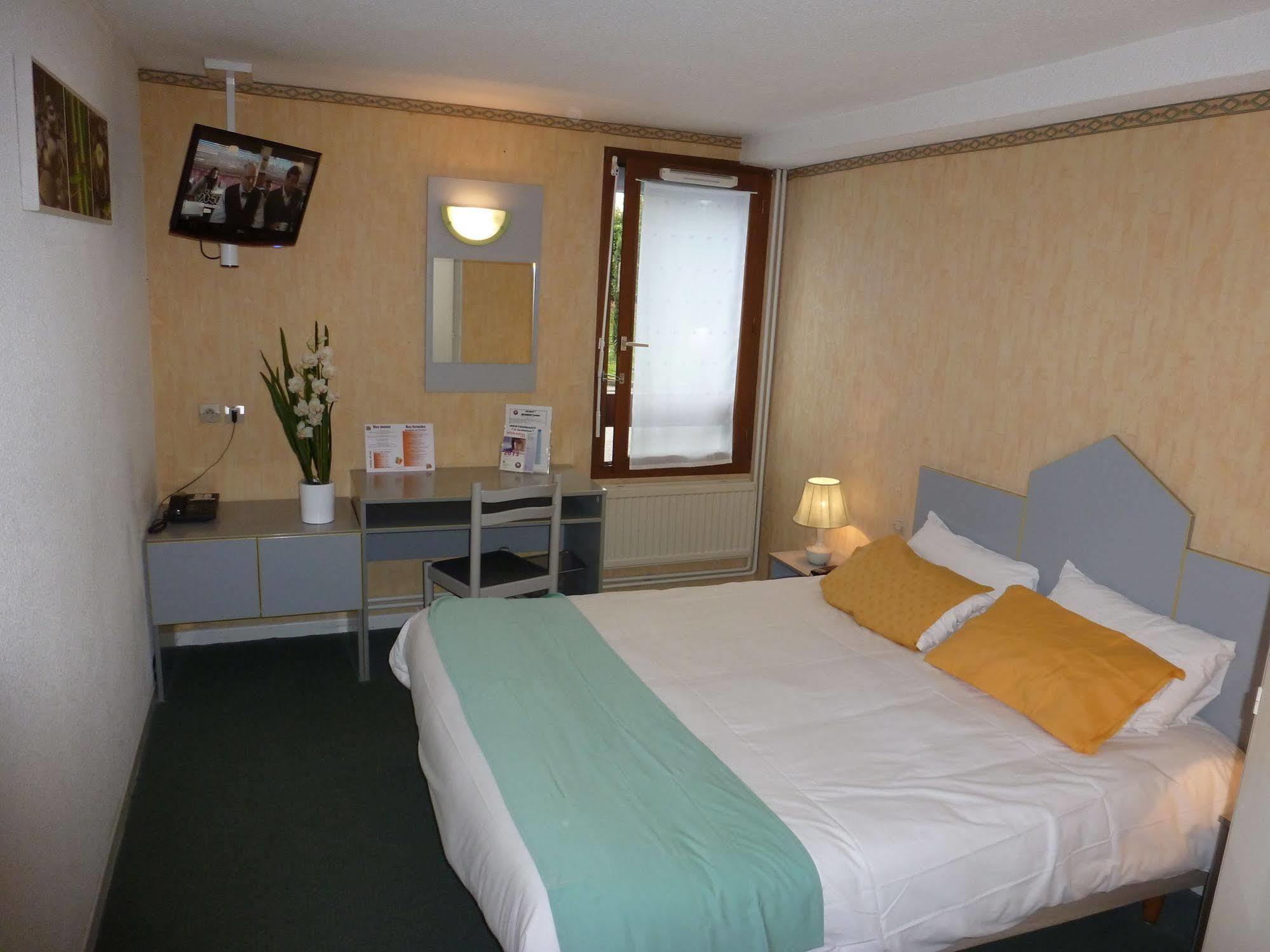 Hotel Logis Cris Et Restaurant, Lyon Sud-est 3*