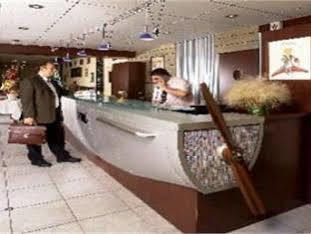 Logis Cris Et Restaurant, Lyon Sud-est Corbas